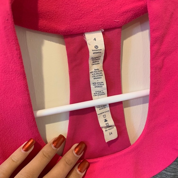 CLASSIC LULULEMON TOP! - Picture 3 of 5